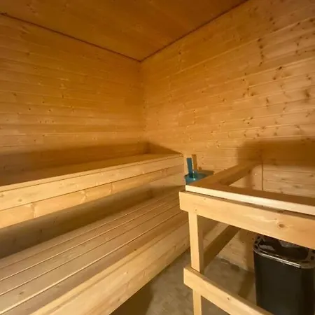 Kotimaailma Kivikkotie, 4